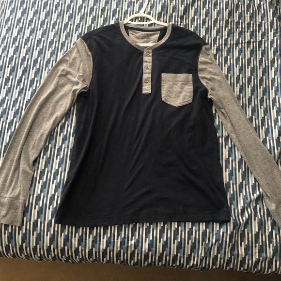 Banana Republic Long Sleeve Shirt - Picture 2 of 4